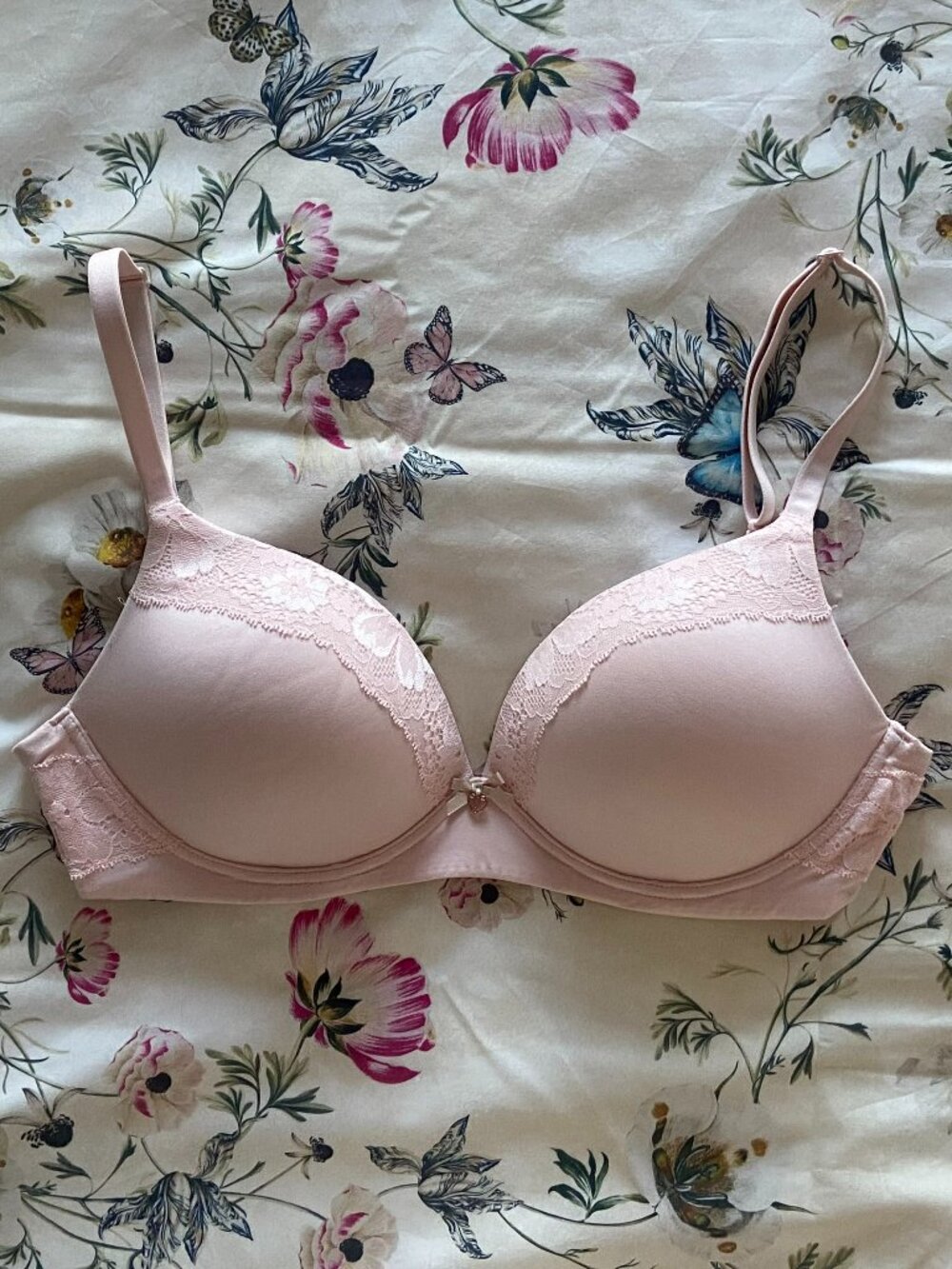 Body By Victoria Soft Pink Bra with Lace Detail Size 36 C Like New